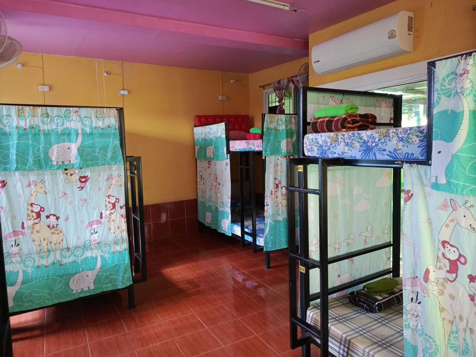 Ruengsrisiri Guesthouse Sukhothai Buitenkant foto
